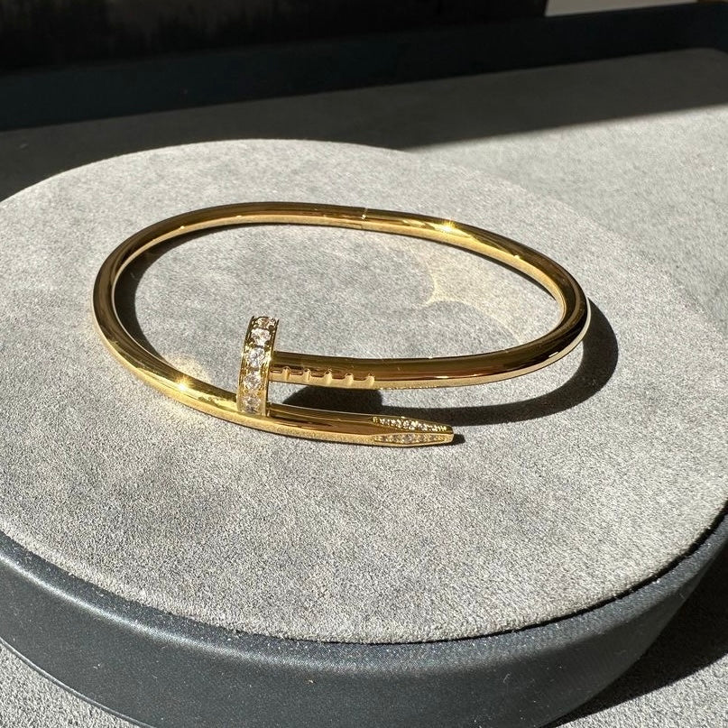 Brazalete Rígido de Uña con Caja