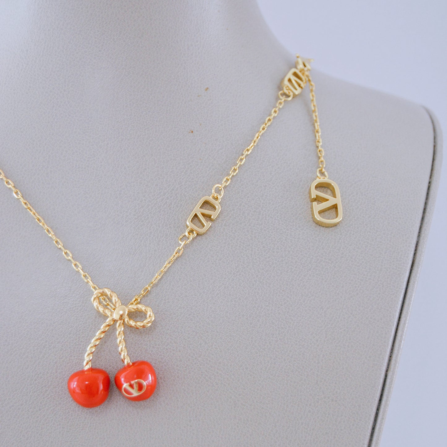 V cherry necklace - MARO JEWELRY