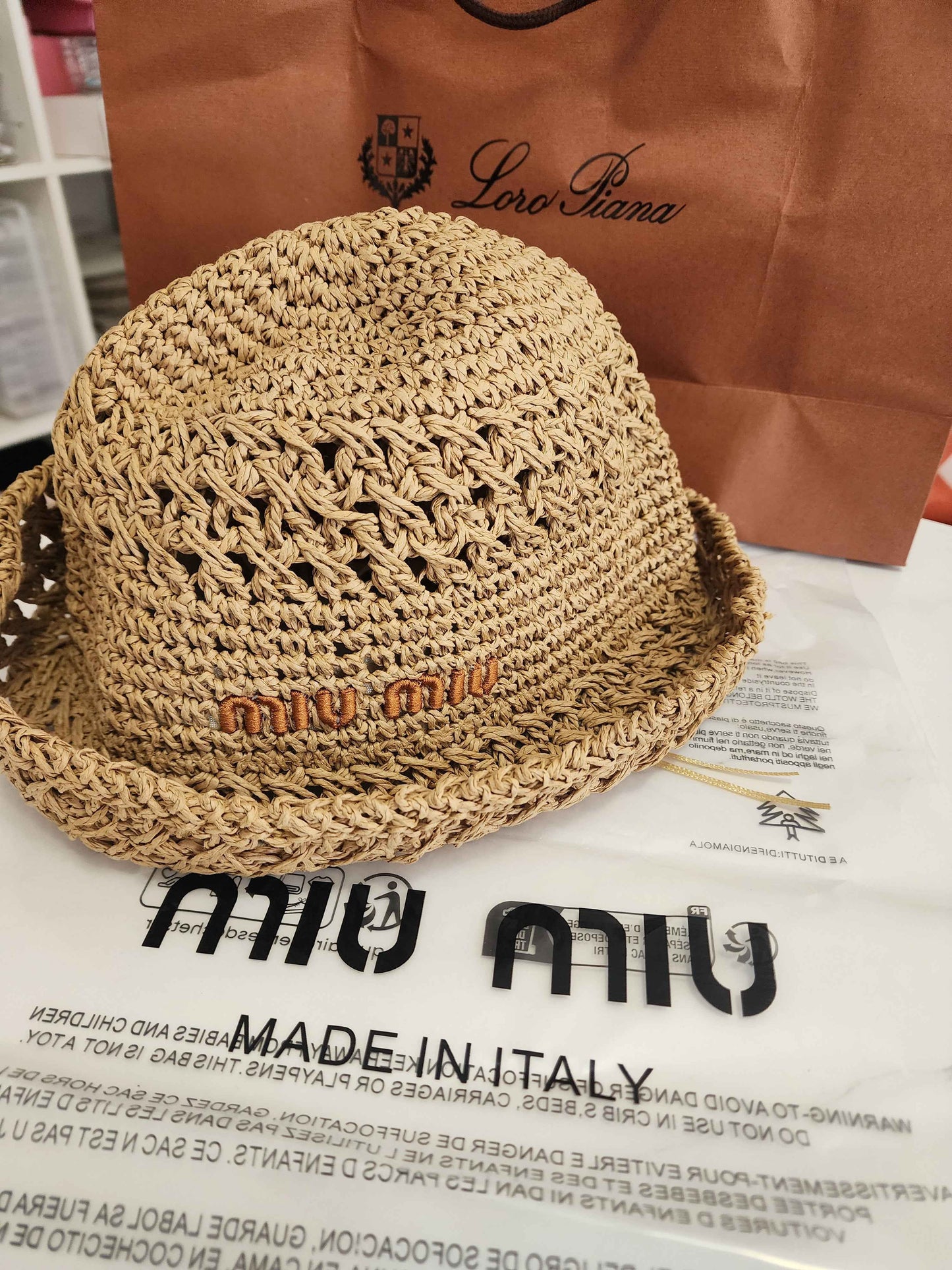 MM HAT