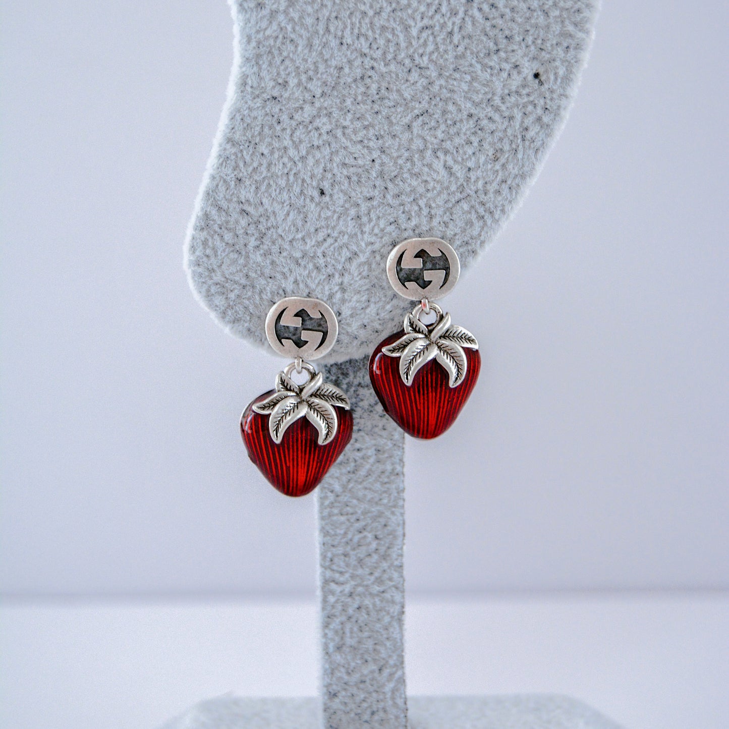 Strawberry 🍓 earring - MARO JEWELRY