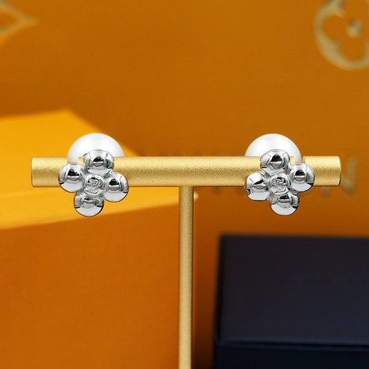 Blossom Pearl Earring silver by MARO Jewelry