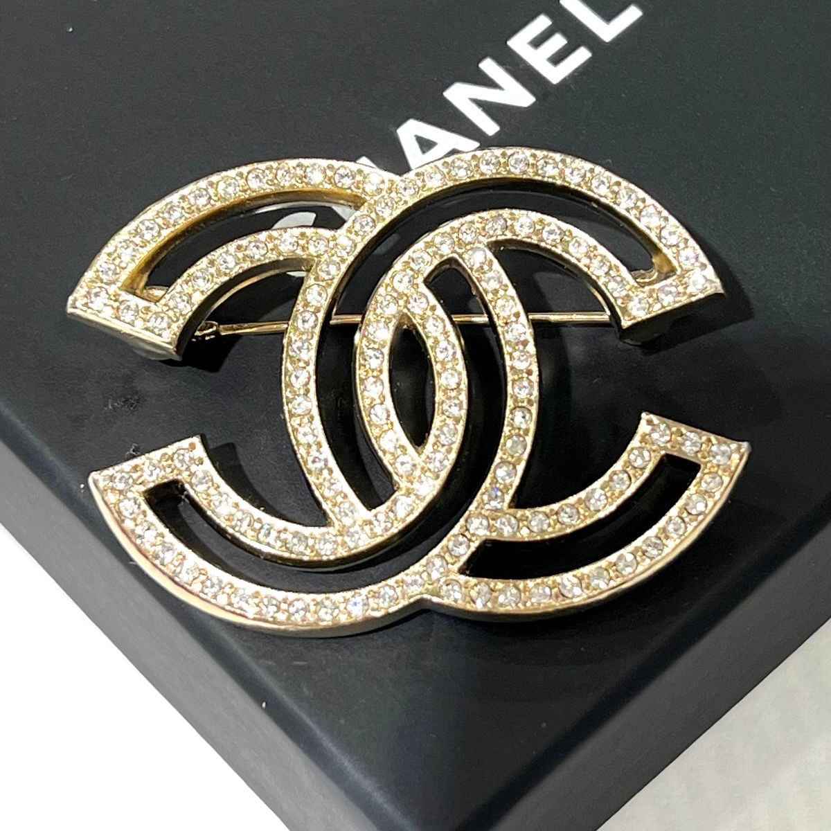 CC BROOCH