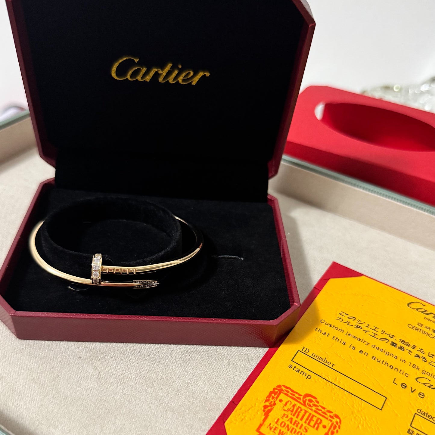 Brazalete Rígido de Uña con Caja