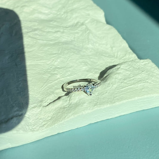 MINI CRYSTAL HEART RING - MARO JEWELRY