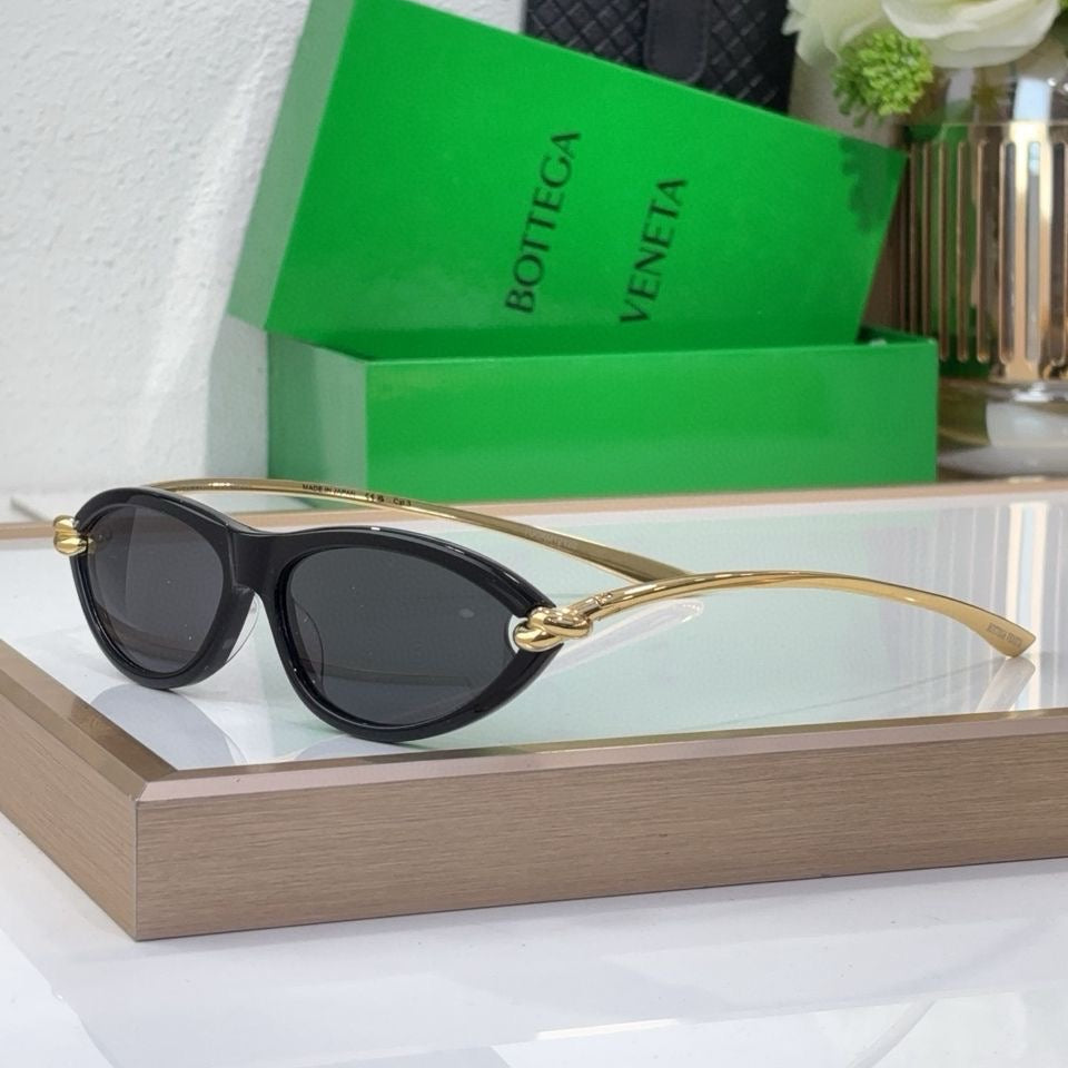 B SUNGLASSES