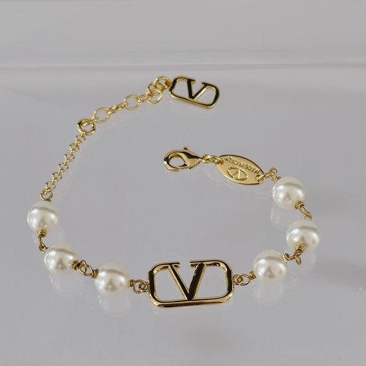 V Pearl Bracelet - MARO JEWELRY