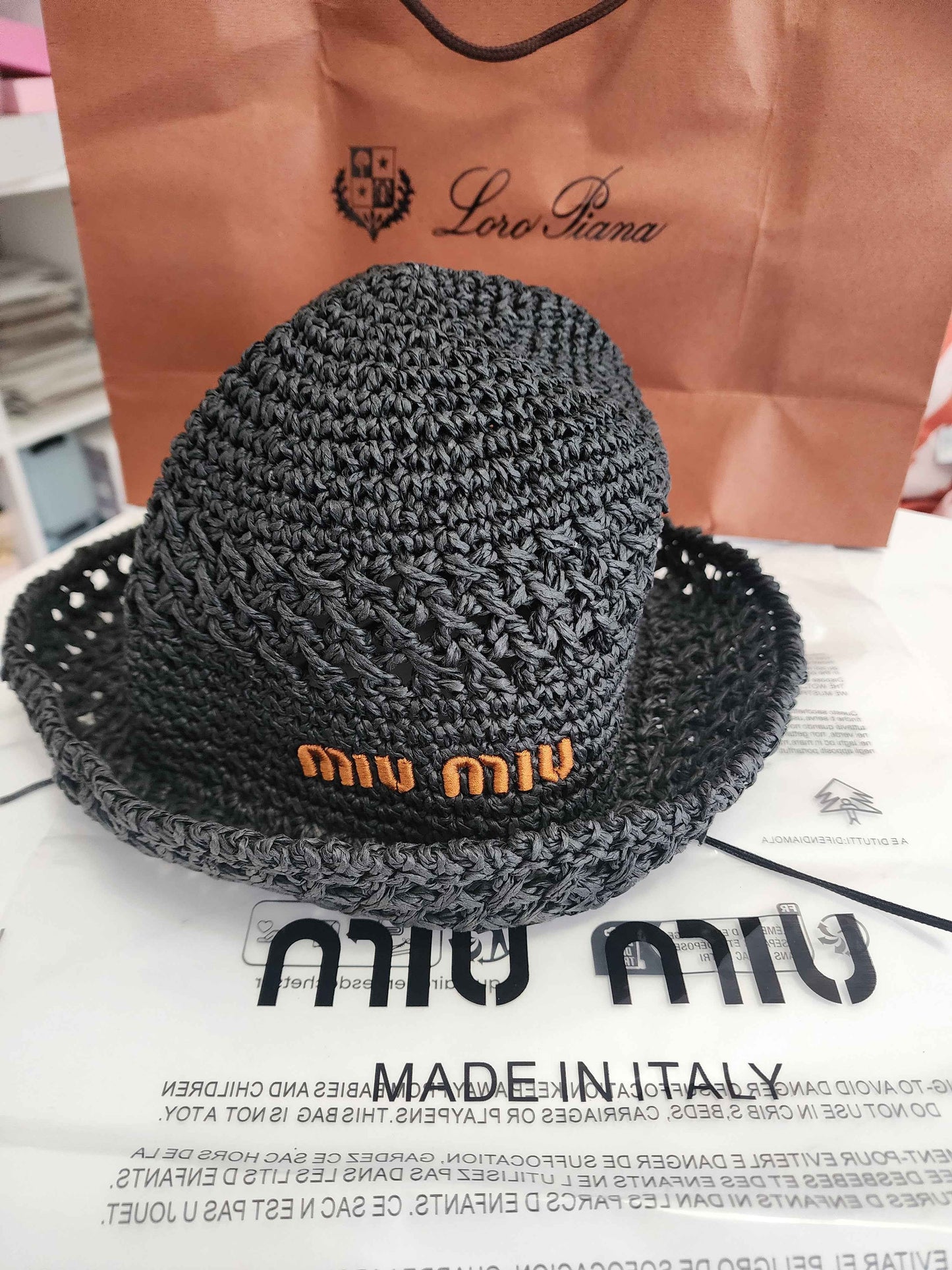 MM HAT